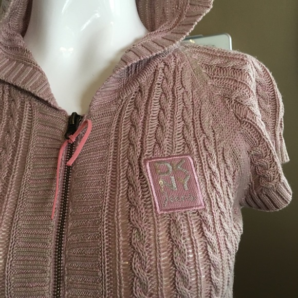 Short Sleeve Hoodie 💖 - Picture 2 of 4